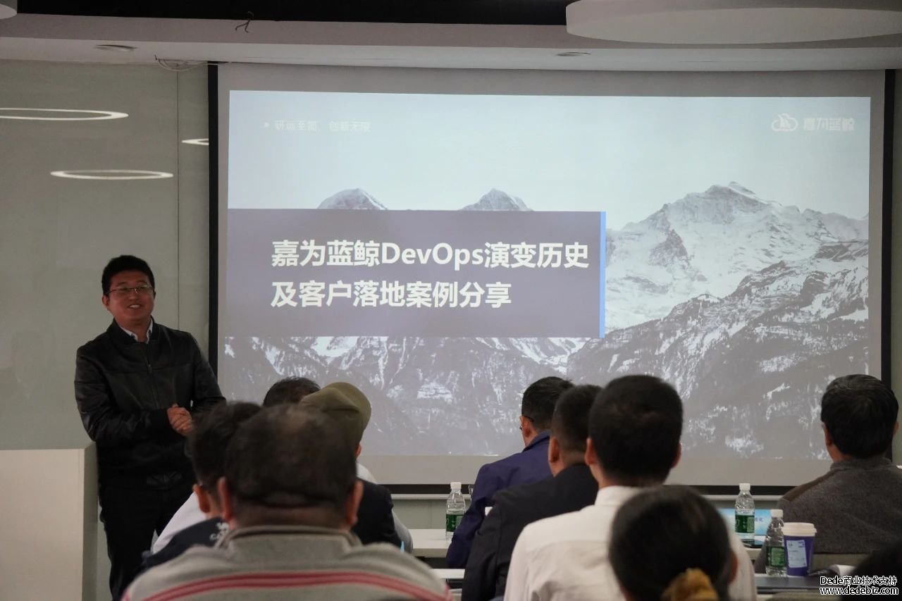 孙老师讲PPT，他们都掏出了手机......
